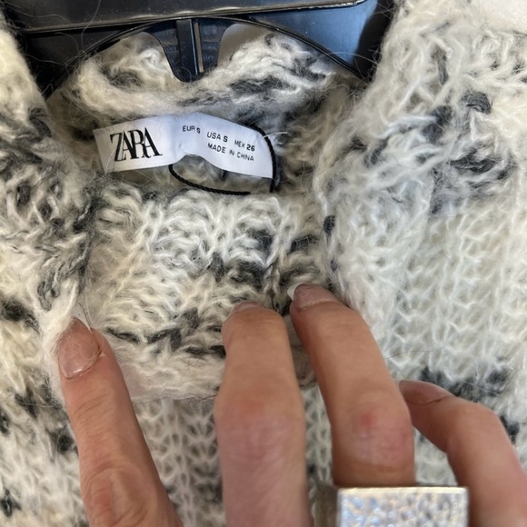 🖤🖤ZARA Knit Sleeveless Turtleneck Sweater
Top - Size S - NWT - Picture 6 of 10